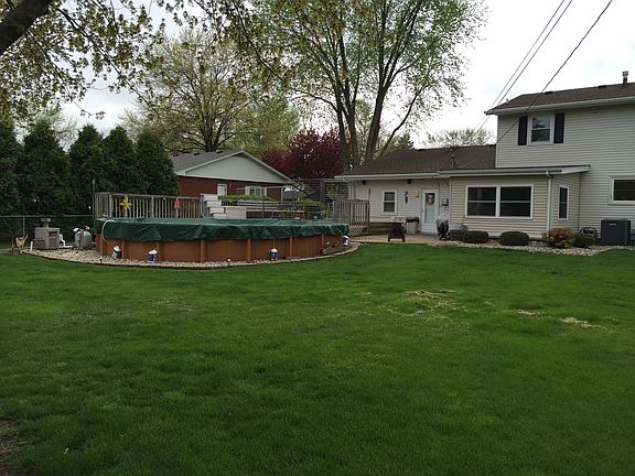3rd image of 1149 N Western Hills Dr