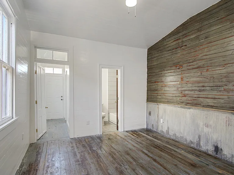 2508 Cambronne St — Photo 7