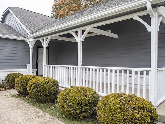 3rd image of 11426 Creekwood Cir