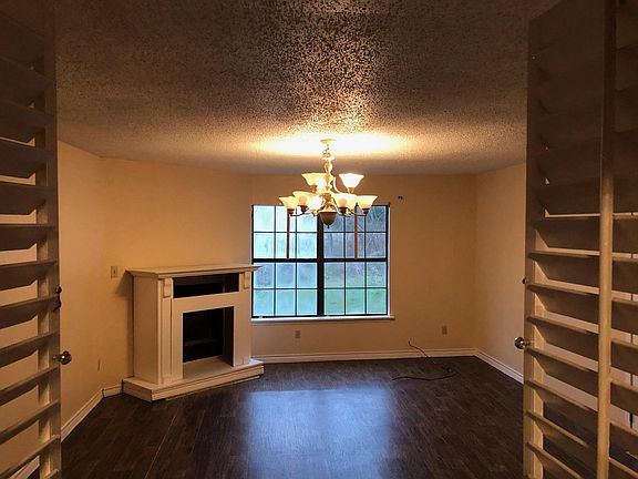 3rd image of 16207 County Road 2132 N