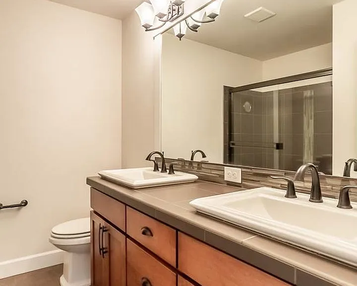1371 Brooklyn Walk NE — Photo 12
