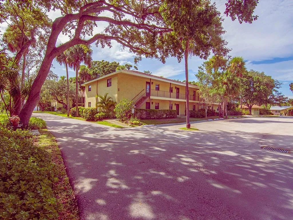 2 bed, 2.0 bath, 1130 sqft, $2,450 — Photo 3