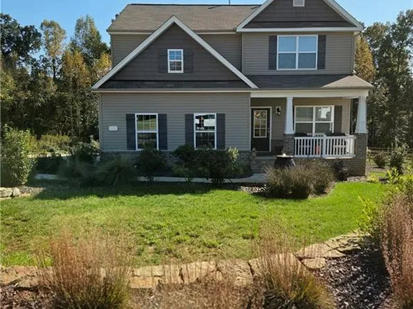 1422 Reading Ct, Burlington, NC 27217