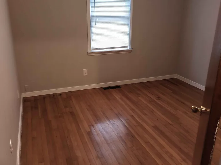 2109 Fendall Ave — Photo 8