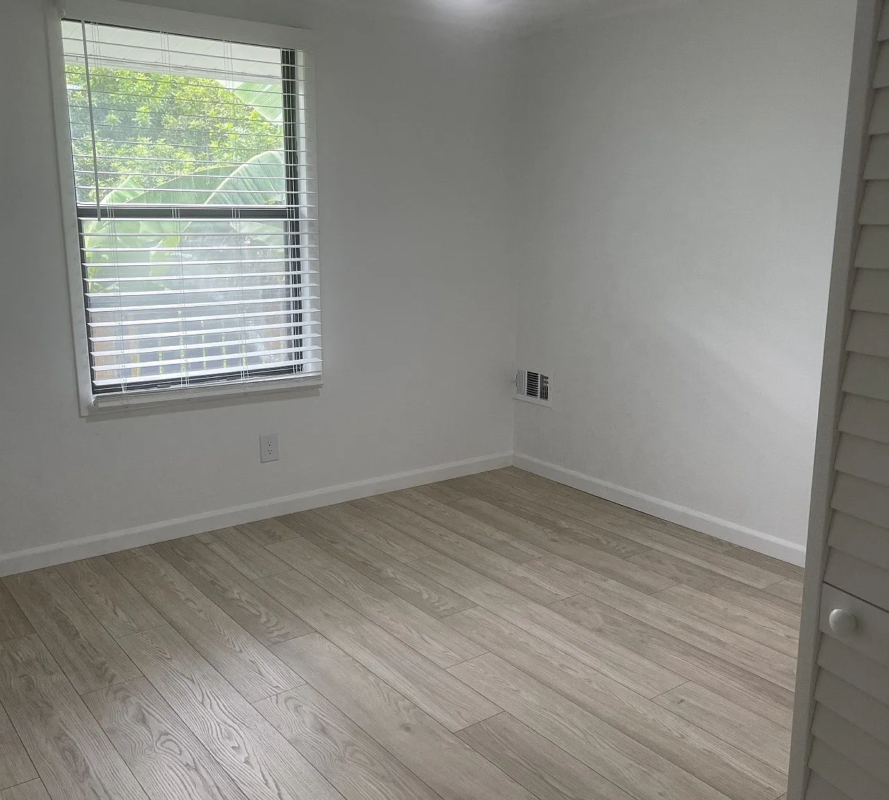 Coral Bay Villas — Photo 4
