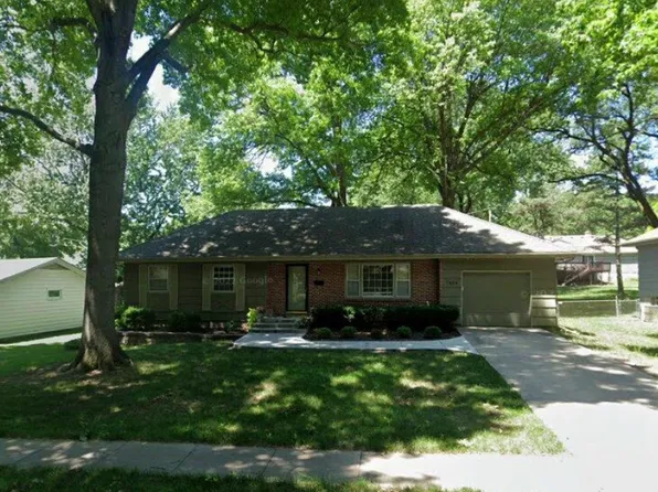 7804 Mohawk Dr, Prairie Village, KS 66208