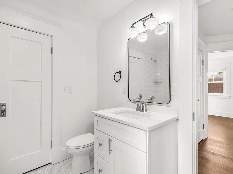 617 E Delmar St — Photo 27