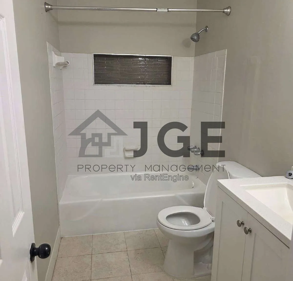 3 bed, 1.0 bath, $2,800 — Photo 3