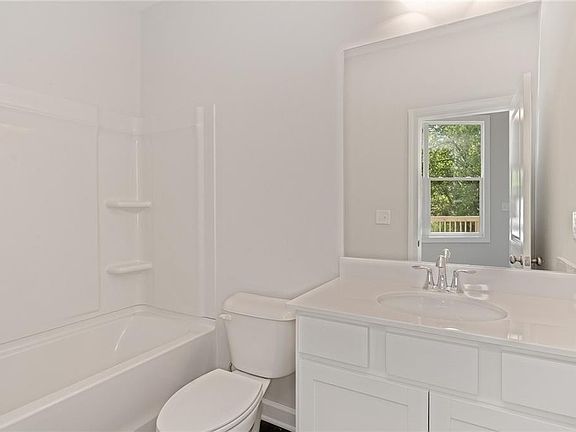 4th image of 2767 Bell Dr SE
