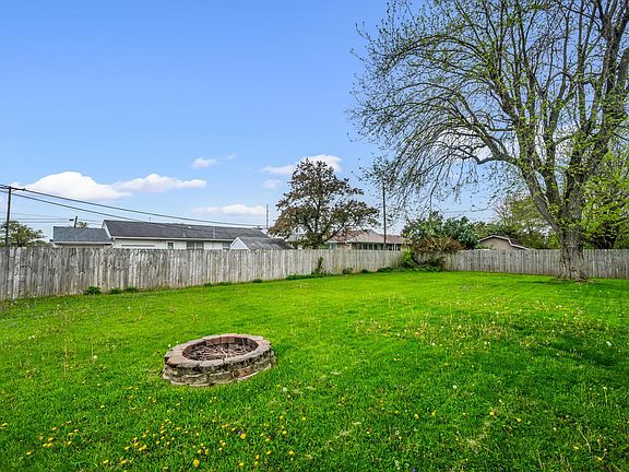 5th image of 2421 Freda Dr