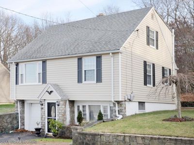 66 Dover Ave, East Providence, RI, 02914