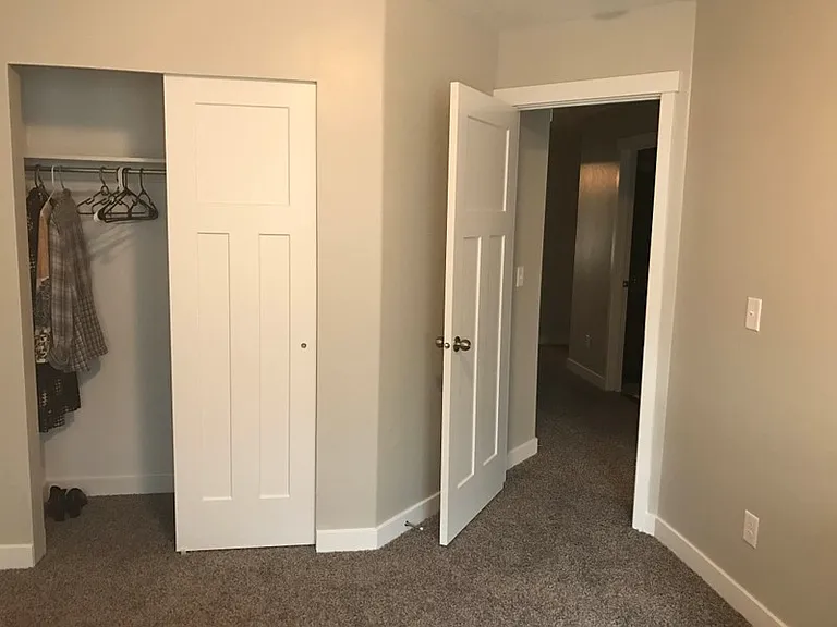 324 N 680 E — Photo 10