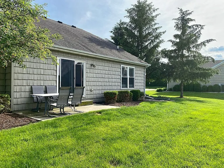 1708 Lydia Ct — Photo 18