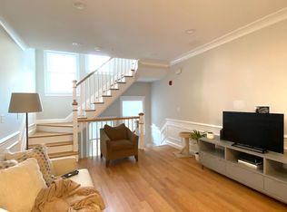 18 Common St, Waltham, MA 02451