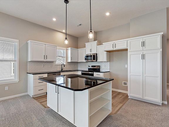 3rd image of 450 Station Dr #35-302