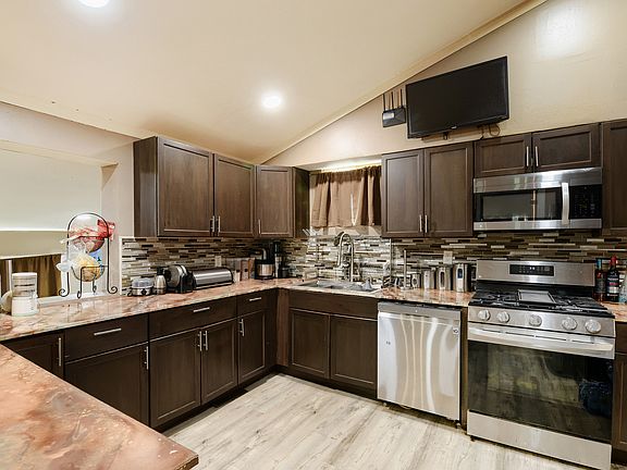 5th image of 15318 Hastings Dr