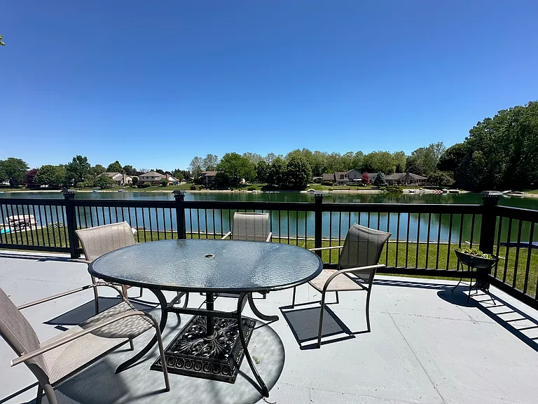 46220 Gulliver Dr — Photo 3