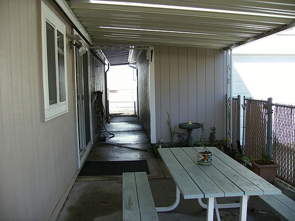 4th image of 706 Dennis St SE #102