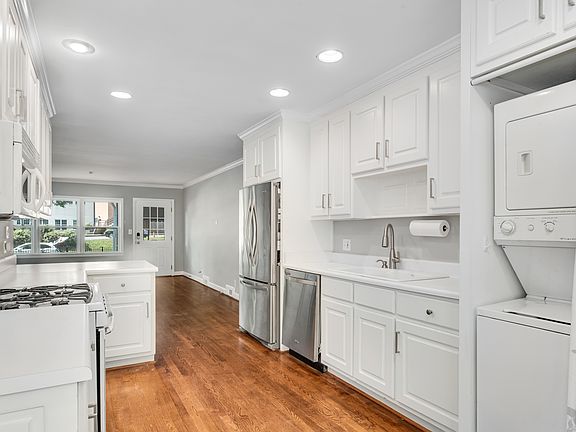 5th image of 1194 Spring Valley Ln