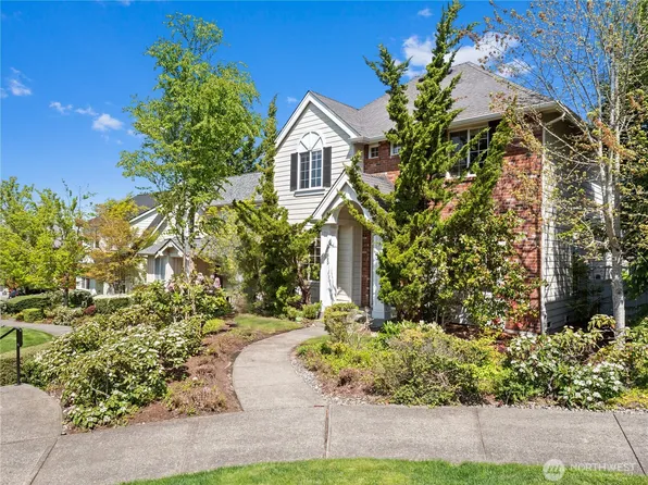 1989 NE Kelsey Lane, Issaquah, WA 98029