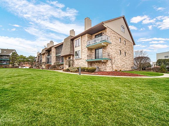 2nd image of 15722 Sunset Ridge Ct #1E