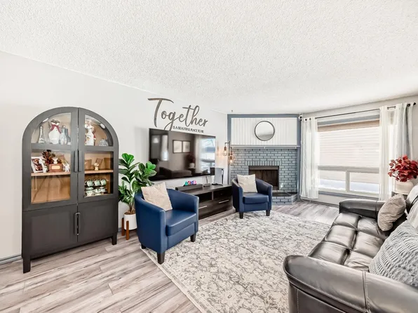 214 A Warwick Rd NW, Edmonton, AB T5X 4P8