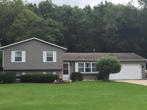 45127 Landsdowne Cir, Mattawan, MI 49071