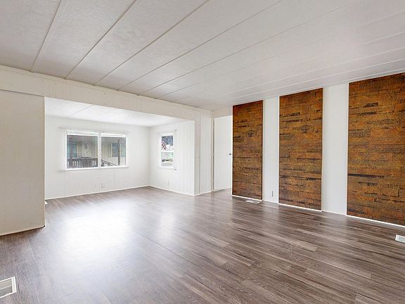 3rd image of 1601 N College Ave #265