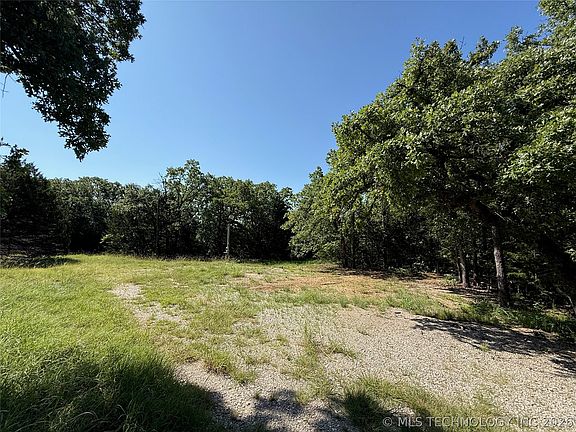 2nd image of 2817 Creek Rd