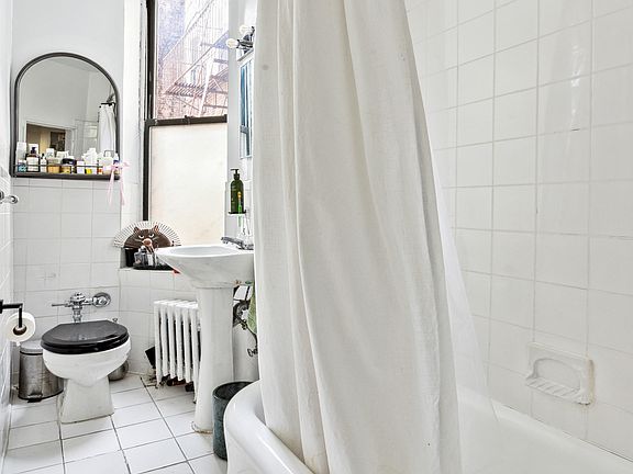 5th image of 55 Morton St APT 4M