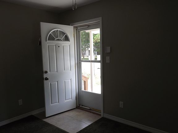 5th image of 790 Deedra Ave