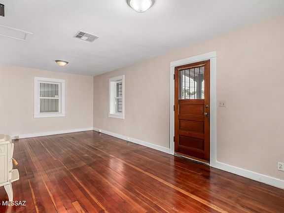 5th image of 549 S Santa Rita Ave