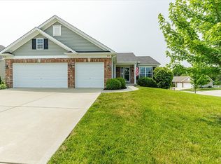 400 Shady River Dr, Saint Paul, MO 63366
