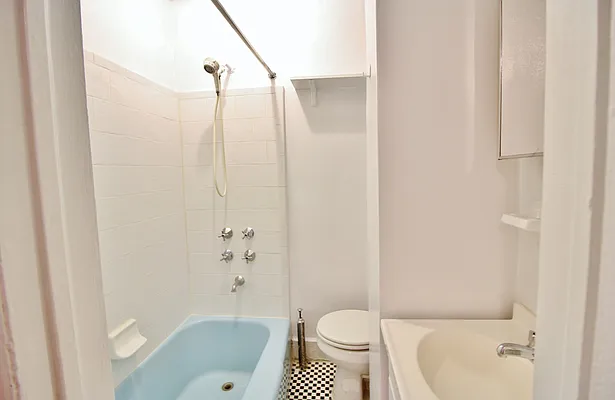 Rented by Julianna Realty Corp | media 9