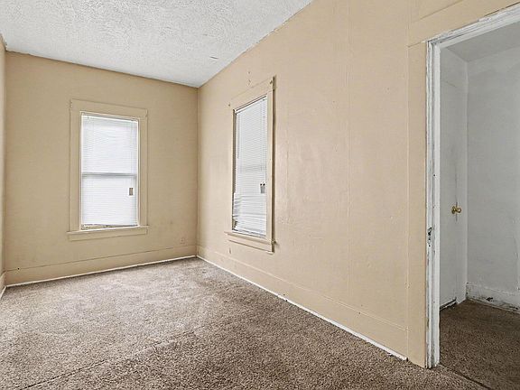 3rd image of 549 E Britain Ave