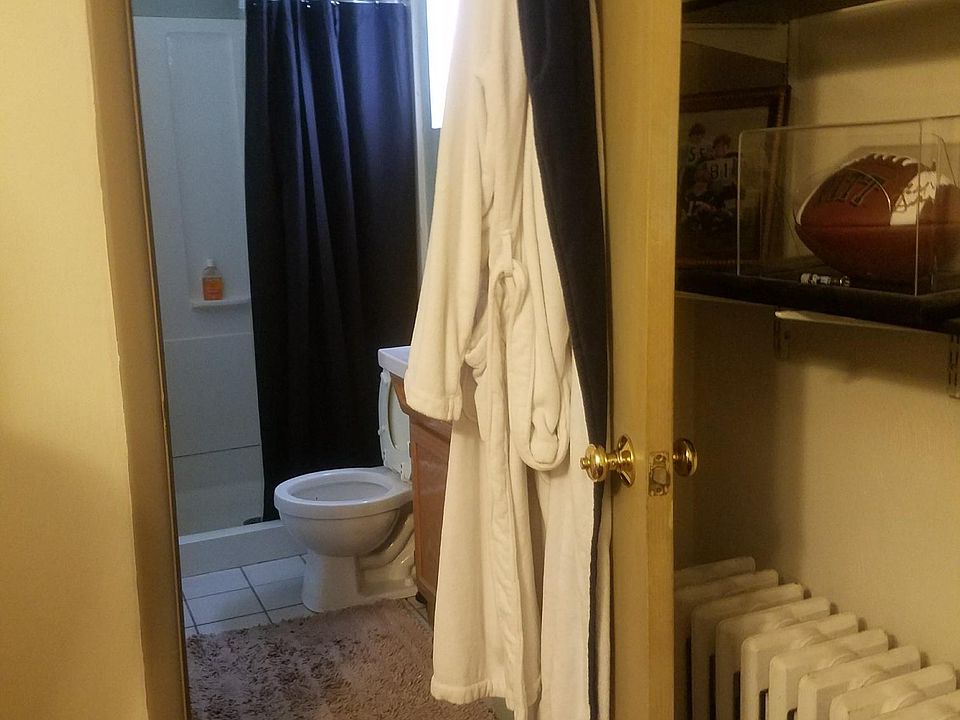 2nd image of 3421 Ward St #1