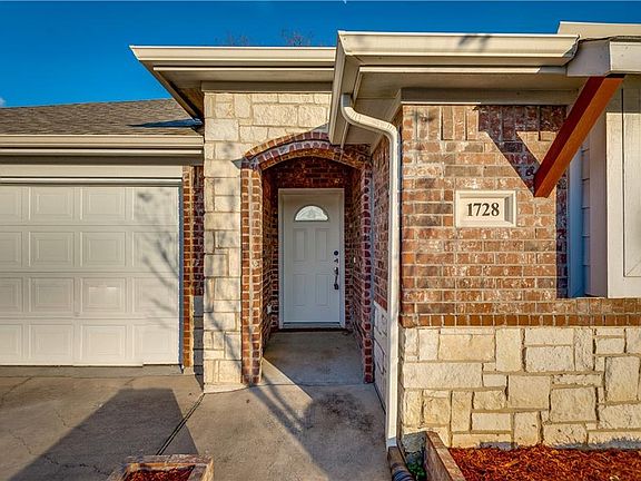 3rd image of 1728 Jordan Ct