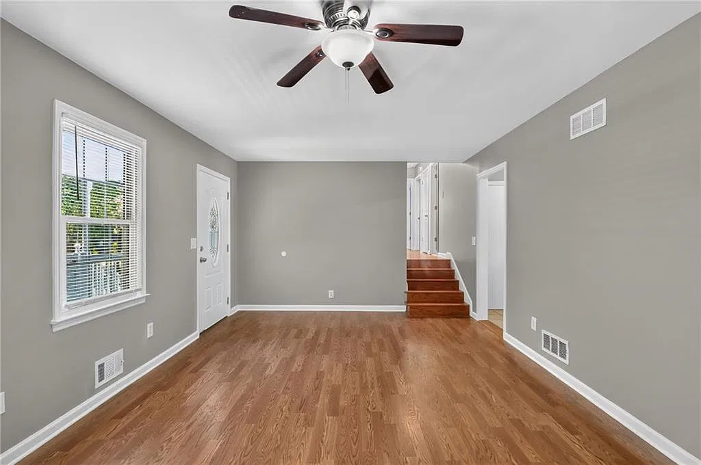3 bed, 2.0 bath, 1586 sqft, $2,300 — Photo 4
