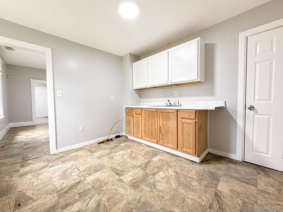 5th image of 5720 30th St