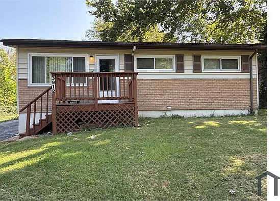 3 bed, 1100 sqft, $1,300 — Photo 1
