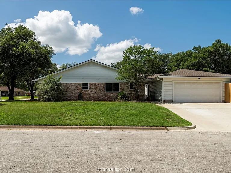 3705 Holly Dr — Photo 23