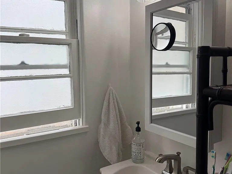 620 Palm Dr — Photo 9