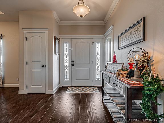 3rd image of 5136 Hickory Hollow Dr