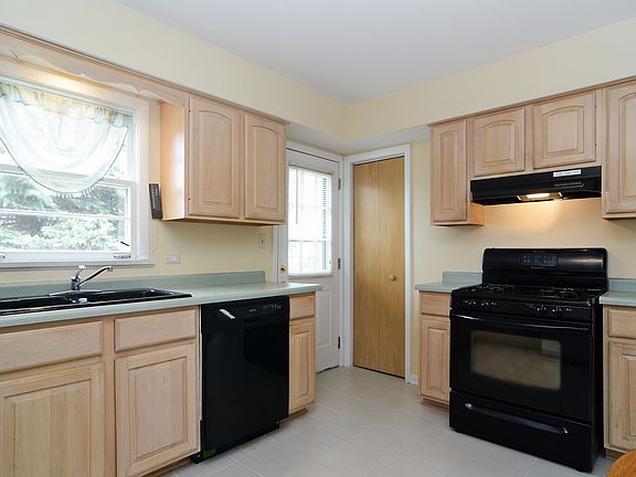 4th image of 170 Highland Avenue