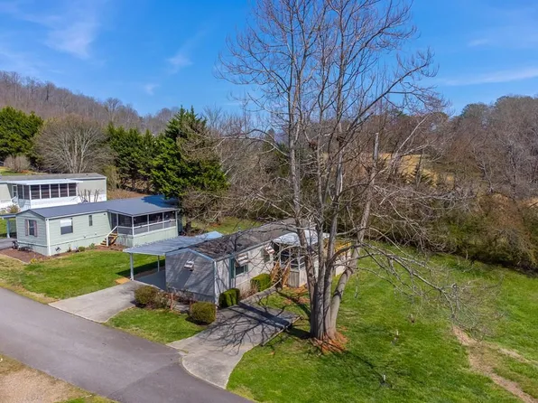 26 K Ln, Franklin, NC 28734