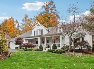 17407 Wild Oak Pl, Chagrin Falls, OH 44023