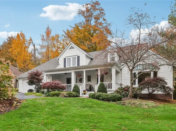 17407 Wild Oak Pl, Chagrin Falls, OH 44023