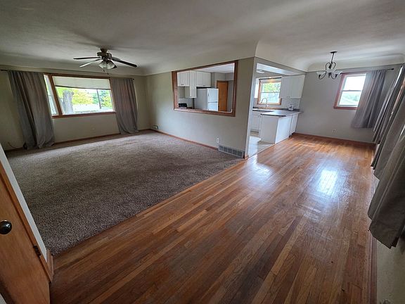 4th image of 906 Elm Ave