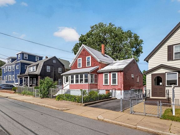 4th image of 95 Marshall St