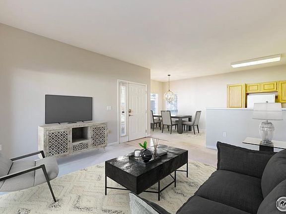 4th image of 1120 Opal St #104